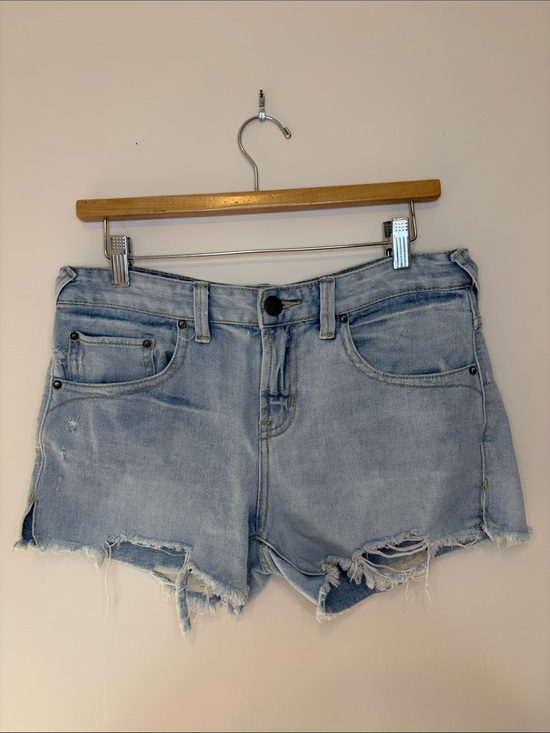Free People Pants - Free People Distressed Denim Cutoff Shorts Light Wash Raw Hem Women’s Size 26